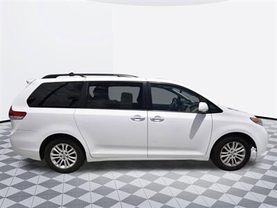 2012 Toyota Sienna XLE 7-Passenger Auto Acce   - Photo 5 - Midway City, CA 92655