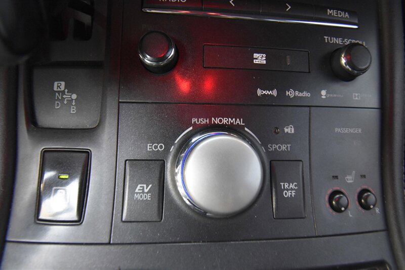 2016 Lexus CT 200h Hybrid   - Photo 11 - Midway City, CA 92655