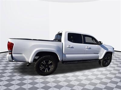 2017 Toyota Tacoma TRD Sport   - Photo 7 - Midway City, CA 92655