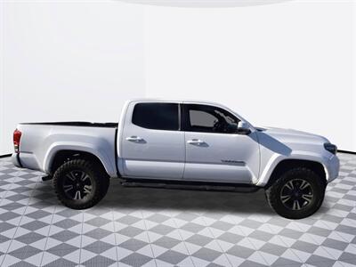 2017 Toyota Tacoma TRD Sport   - Photo 5 - Midway City, CA 92655