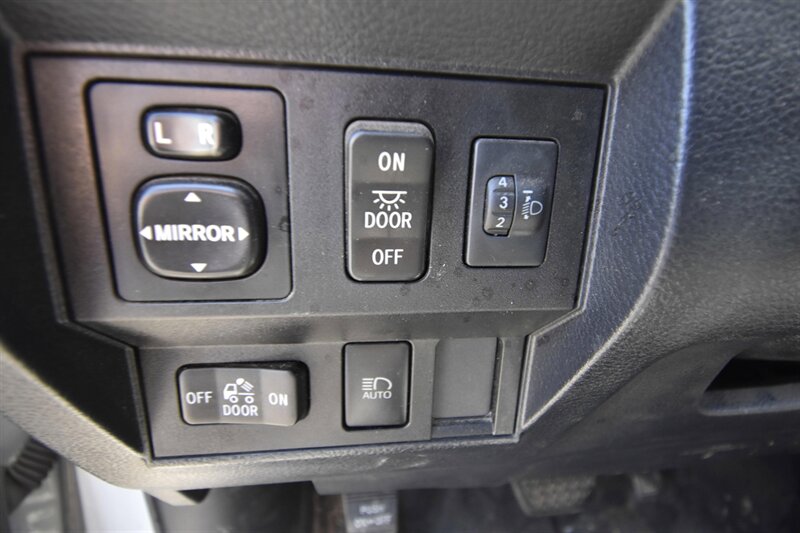 2018 Toyota Tundra SR   - Photo 9 - Midway City, CA 92655