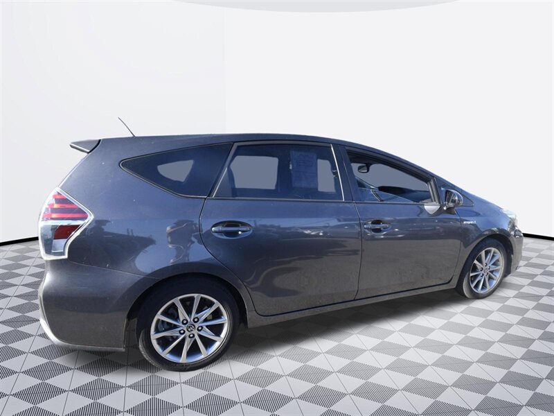 2015 Toyota Prius v Five - Photo 4 - Midway City, CA 92655
