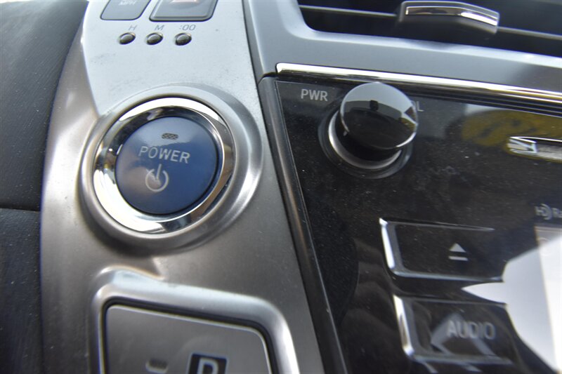 2015 Toyota Prius v Five - Photo 15 - Midway City, CA 92655