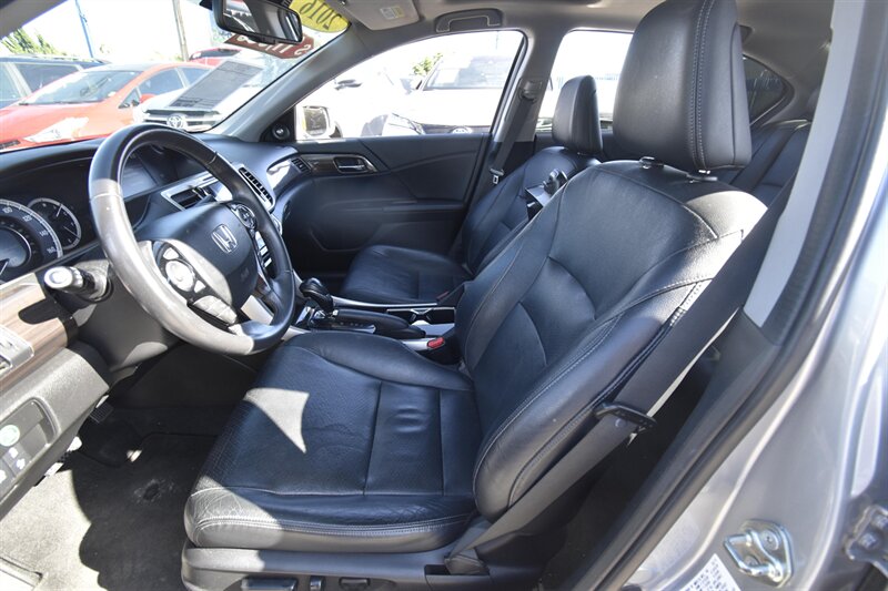 2016 Honda Accord EX-L - Photo 7 - Midway City, CA 92655