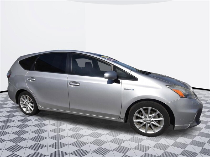 2012 Toyota Prius v Five - Photo 6 - Midway City, CA 92655
