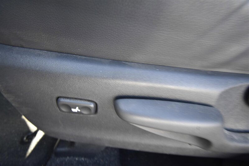 2012 Toyota Prius v Five - Photo 10 - Midway City, CA 92655