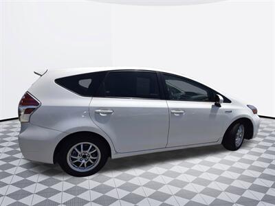 2017 Toyota Prius v Two   - Photo 4 - Midway City, CA 92655