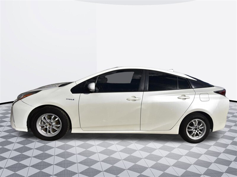 2017 Toyota Prius Four   - Photo 4 - Midway City, CA 92655