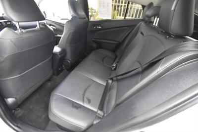 2017 Toyota Prius Four   - Photo 8 - Midway City, CA 92655