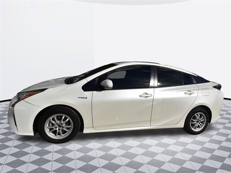 2017 Toyota Prius Four   - Photo 3 - Midway City, CA 92655