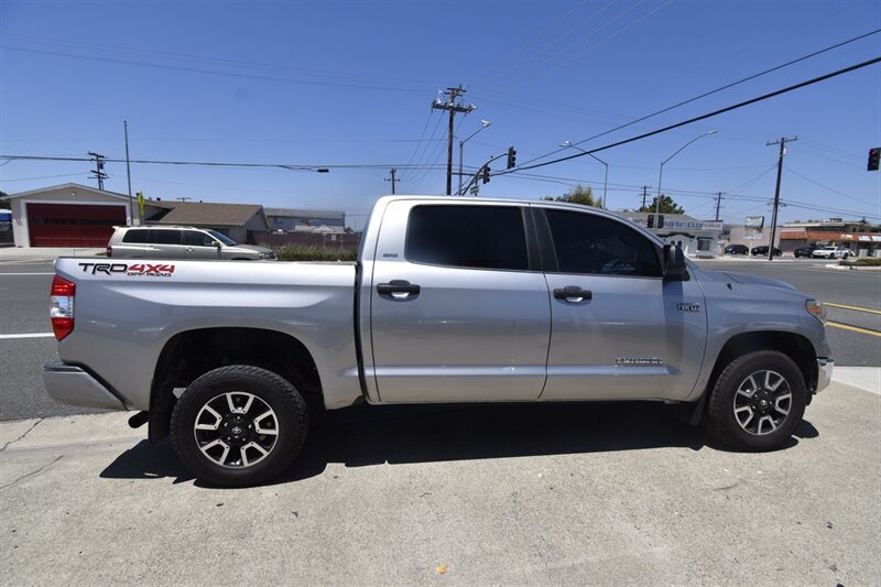 2018 Toyota Tundra SR5 DOUBLE CAB 4x4 - Photo 5 - Midway City, CA 92655