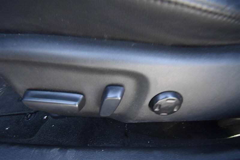 2018 Toyota Avalon XLE Premium - Photo 11 - Midway City, CA 92655