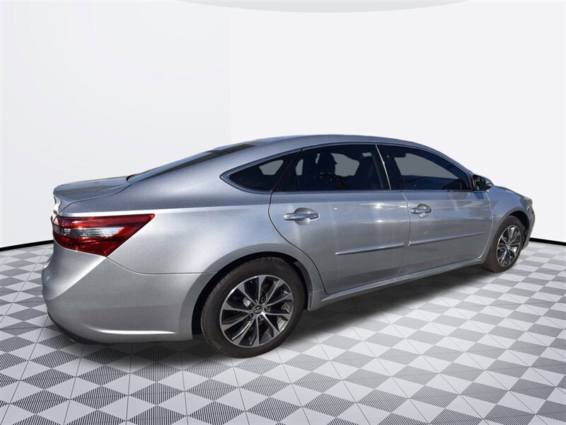 2018 Toyota Avalon XLE Premium - Photo 4 - Midway City, CA 92655