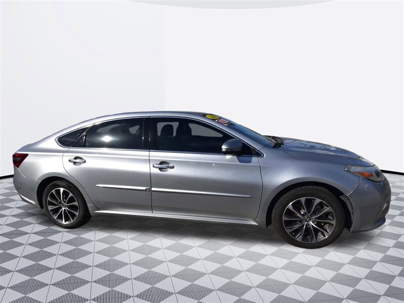 2018 Toyota Avalon XLE Premium - Photo 5 - Midway City, CA 92655