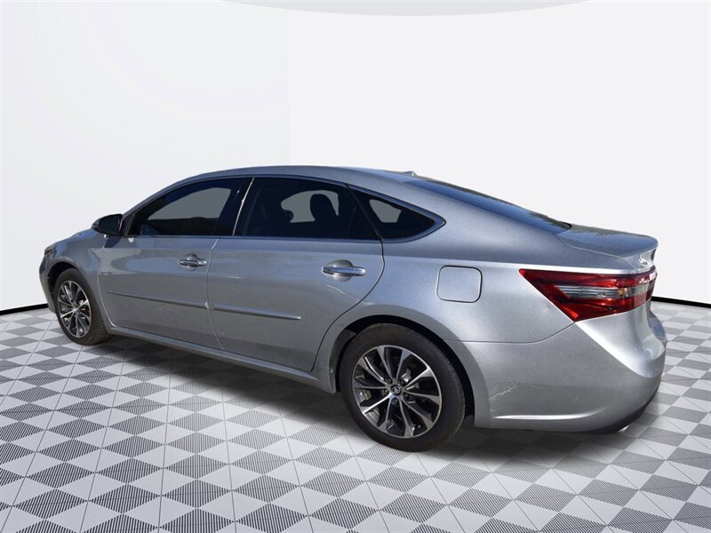 2018 Toyota Avalon XLE Premium  