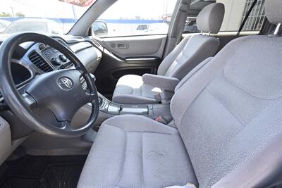 2002 Toyota Highlander   - Photo 2 - Midway City, CA 92655