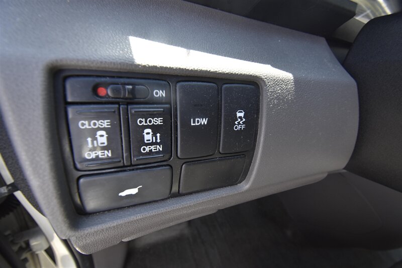 2017 Honda Odyssey EX-L   - Photo 15 - Midway City, CA 92655