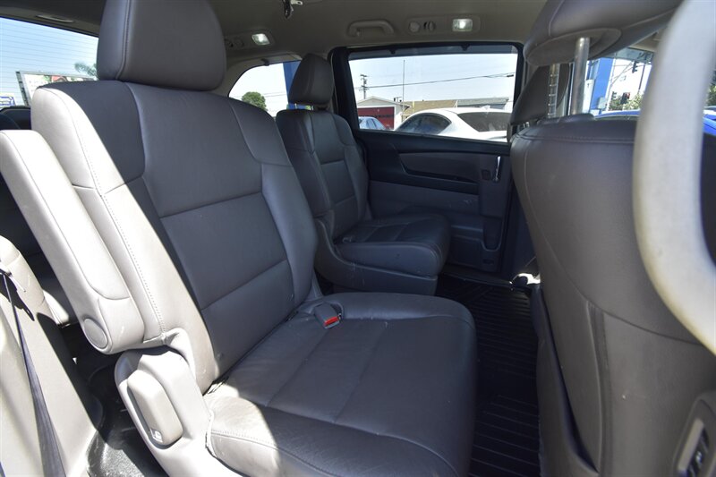2017 Honda Odyssey EX-L   - Photo 11 - Midway City, CA 92655