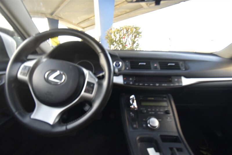 2013 Lexus CT 200h Hybrid   - Photo 9 - Midway City, CA 92655