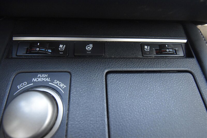 2018 Lexus ES 300h ES 300h   - Photo 13 - Midway City, CA 92655