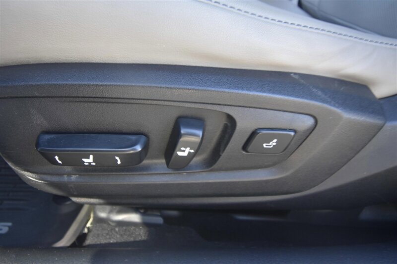 2018 Lexus ES 300h ES 300h   - Photo 18 - Midway City, CA 92655