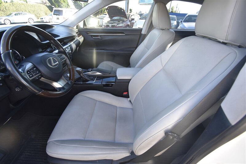 2018 Lexus ES 300h ES 300h   - Photo 8 - Midway City, CA 92655