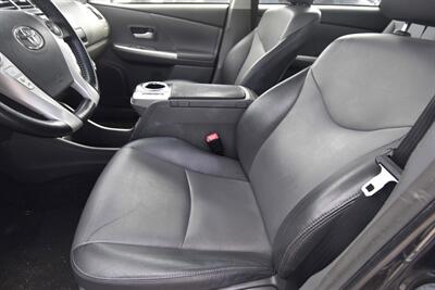 2015 Toyota Prius v Three   - Photo 8 - Midway City, CA 92655