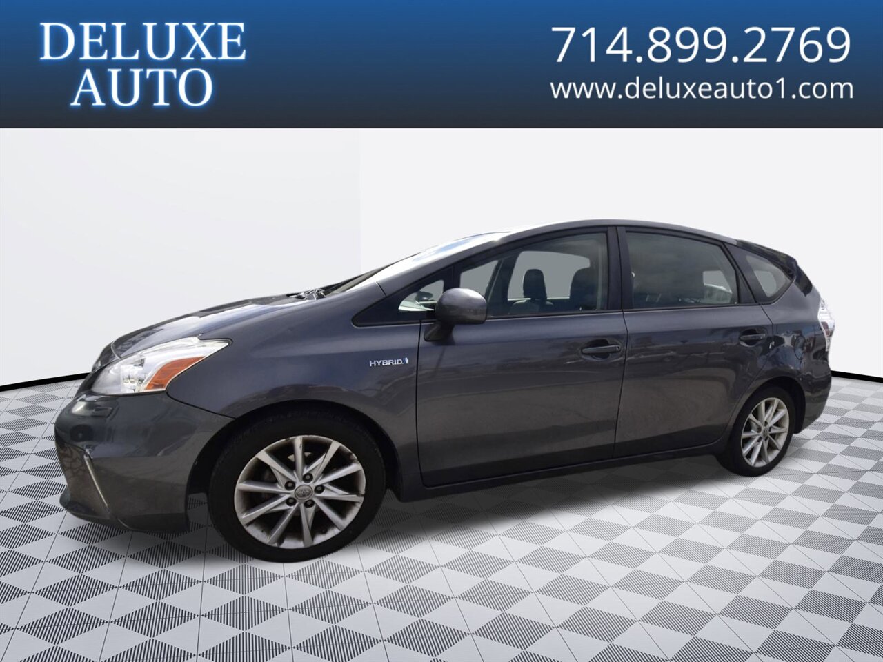 2015 Toyota Prius v Three - Photo 1 - Midway City, CA 92655