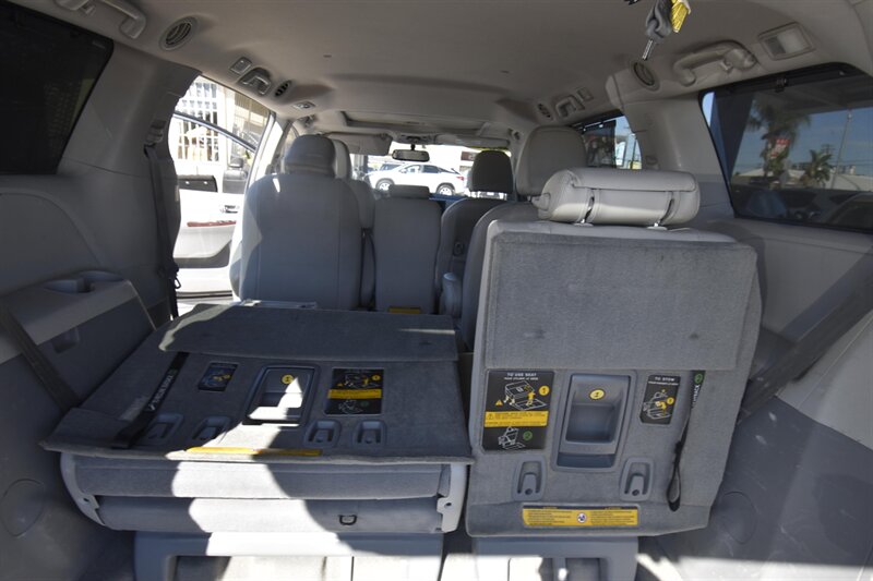 2013 Toyota Sienna XLE 8-Passenger - Photo 10 - Midway City, CA 92655