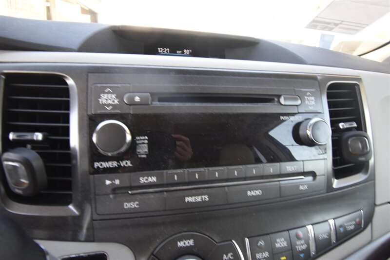 2013 Toyota Sienna XLE 8-Passenger - Photo 13 - Midway City, CA 92655