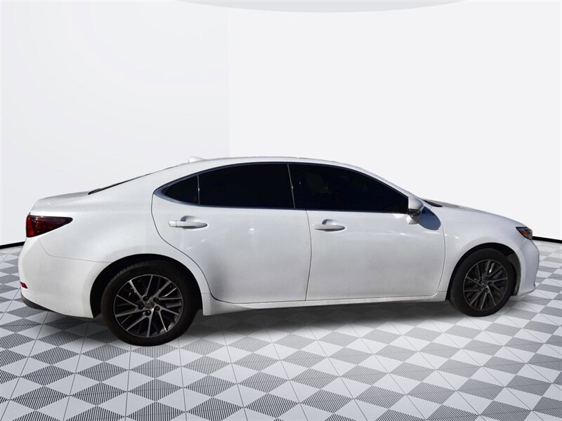 2016 Lexus ES 350 NAVIGATION - Photo 5 - Midway City, CA 92655