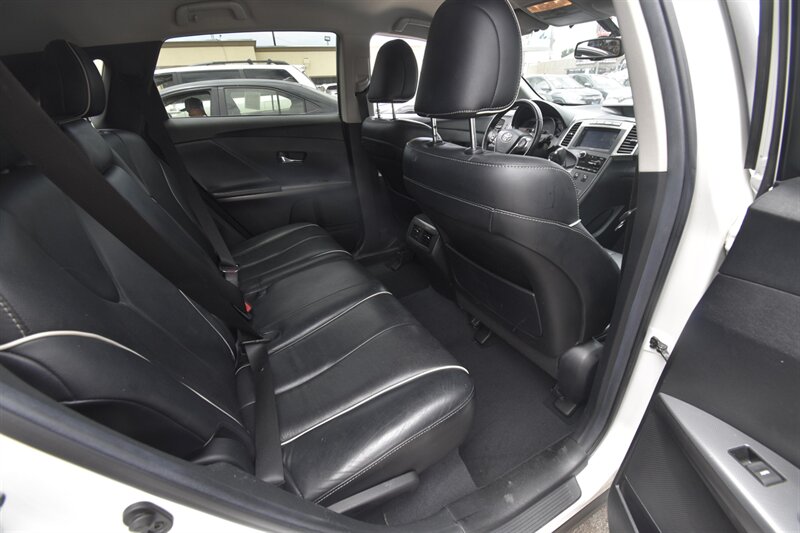 2013 Toyota Venza XLE - Photo 7 - Midway City, CA 92655