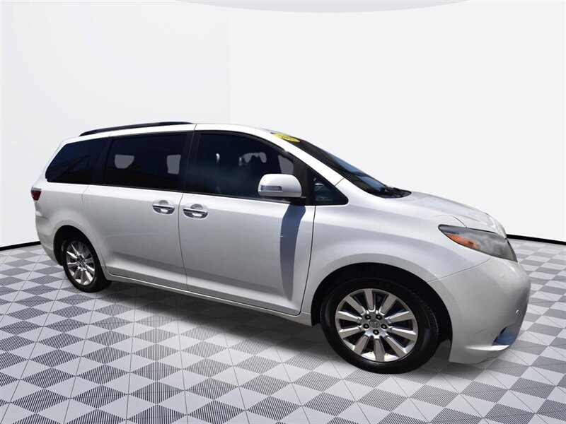 2012 Toyota Sienna Limited 7-Passenger   - Photo 6 - Midway City, CA 92655
