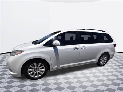 2012 Toyota Sienna Limited 7-Passenger   - Photo 2 - Midway City, CA 92655