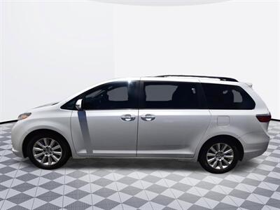 2012 Toyota Sienna Limited 7-Passenger   - Photo 3 - Midway City, CA 92655