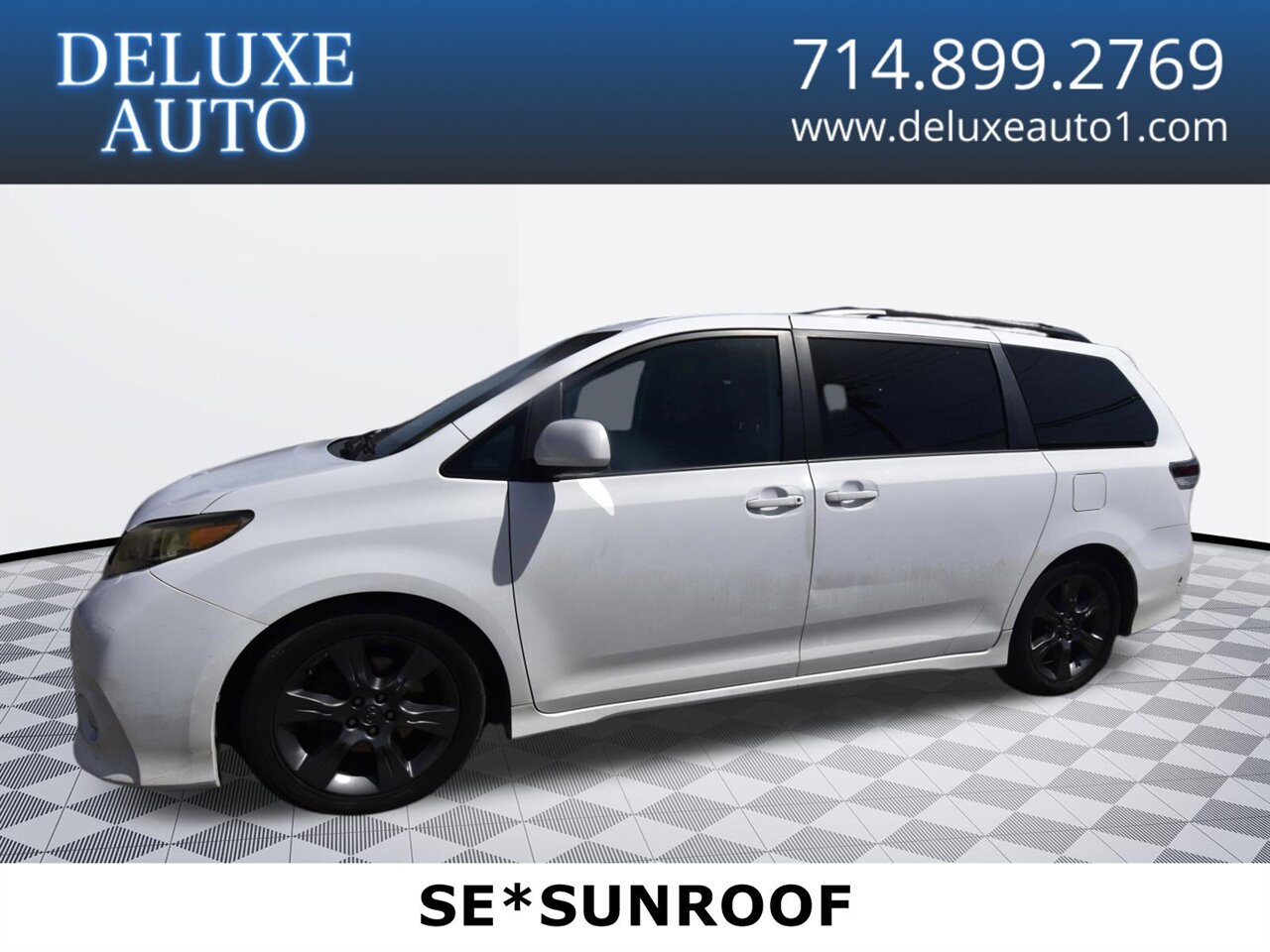 2011 Toyota Sienna SE   - Photo 1 - Midway City, CA 92655