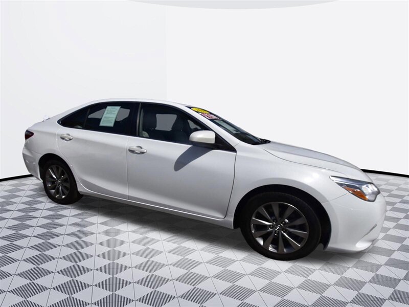 2017 Toyota Camry XLE V6 - Photo 5 - Midway City, CA 92655