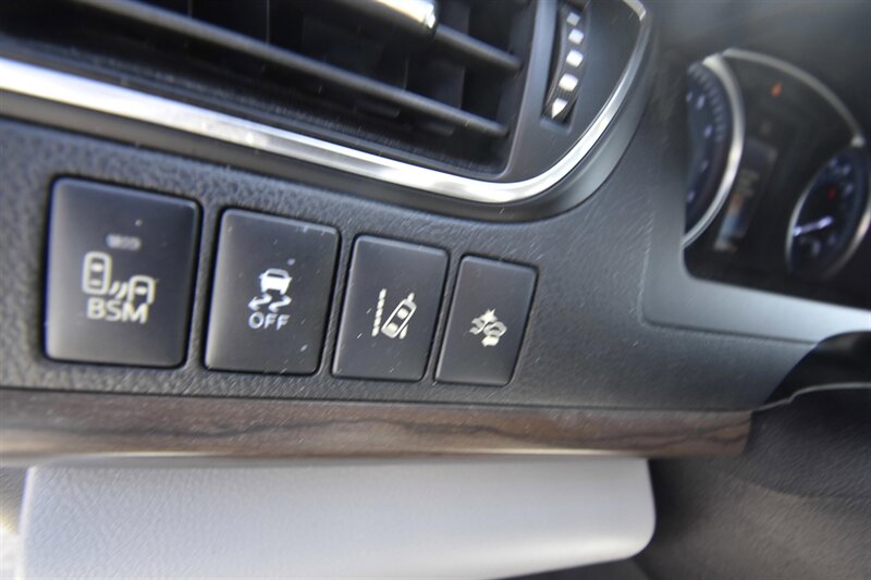 2017 Toyota Camry XLE V6 - Photo 12 - Midway City, CA 92655