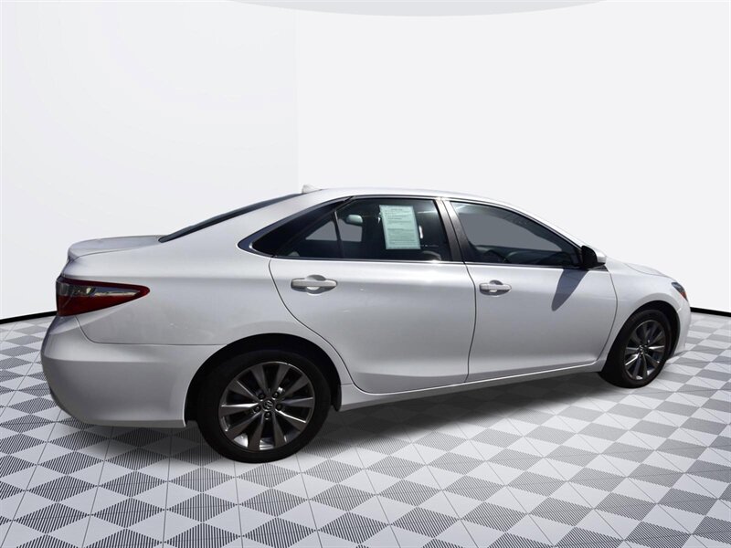 2017 Toyota Camry XLE V6 - Photo 4 - Midway City, CA 92655