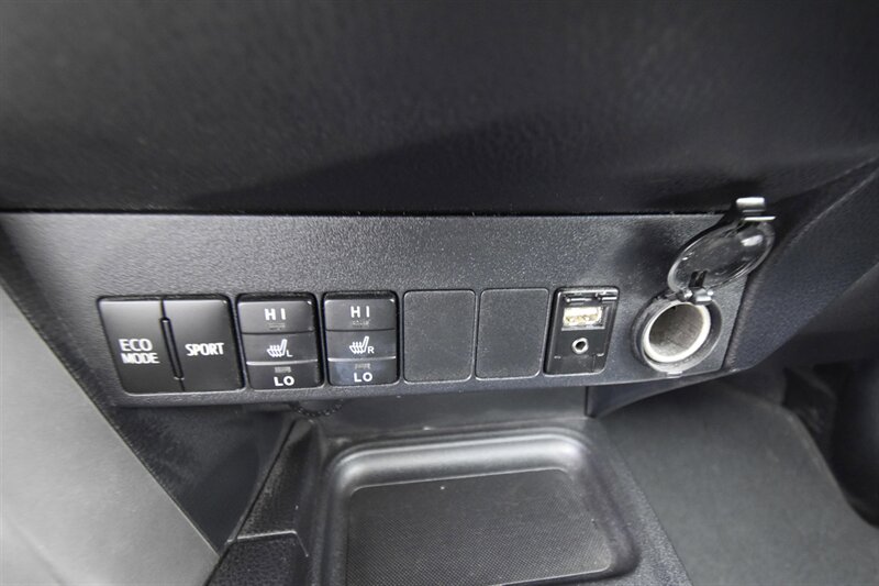 2017 Toyota RAV4 Platinum*LEATHER SEATS   - Photo 13 - Midway City, CA 92655