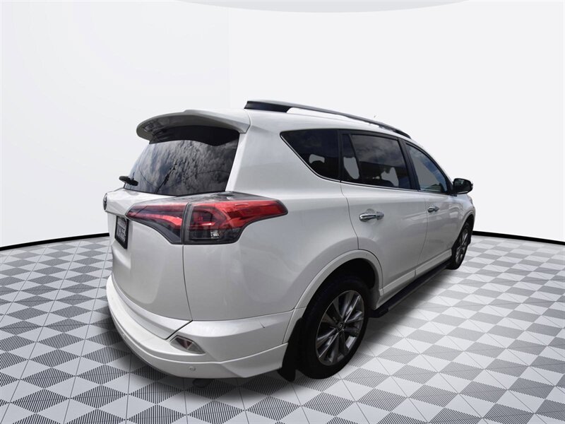 2017 Toyota RAV4 Platinum*LEATHER SEATS   - Photo 4 - Midway City, CA 92655