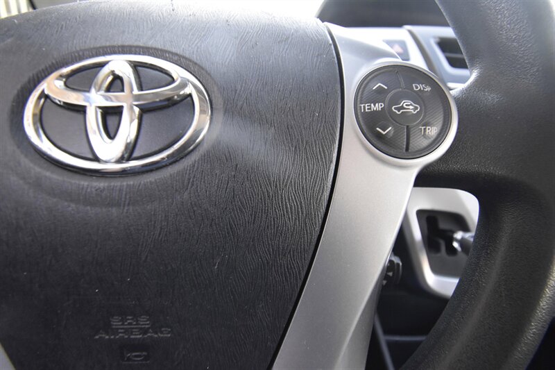 2017 Toyota Prius v Three   - Photo 15 - Midway City, CA 92655