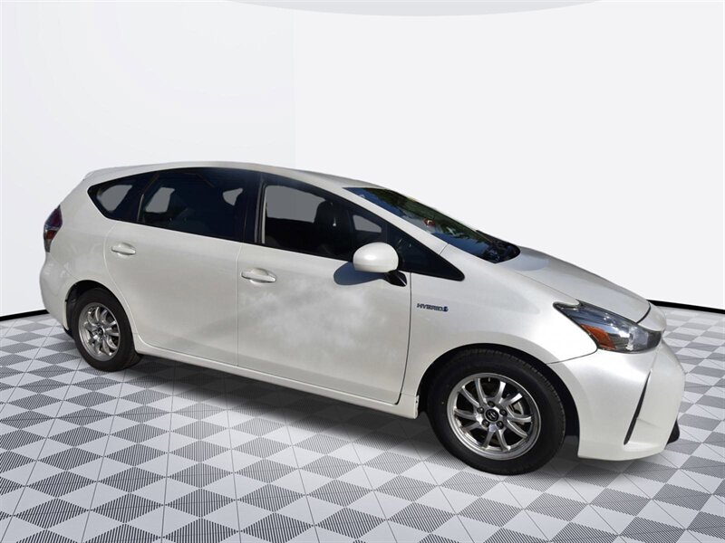 2017 Toyota Prius v Three   - Photo 3 - Midway City, CA 92655