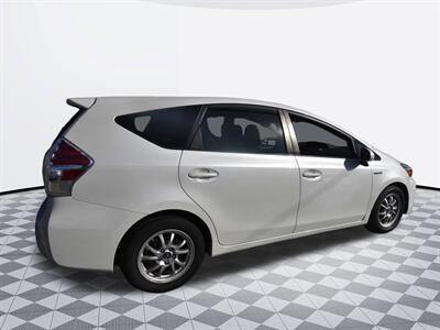 2017 Toyota Prius v Three   - Photo 6 - Midway City, CA 92655