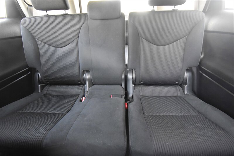 2017 Toyota Prius v Three   - Photo 9 - Midway City, CA 92655