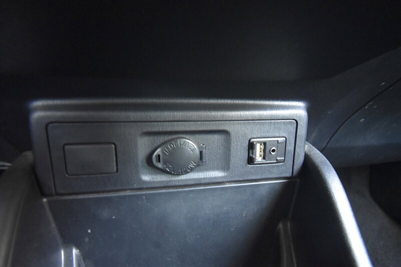 2017 Toyota Prius v Three   - Photo 13 - Midway City, CA 92655