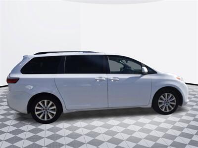 2017 Toyota Sienna LE Mobility 7-Passenger   - Photo 6 - Midway City, CA 92655