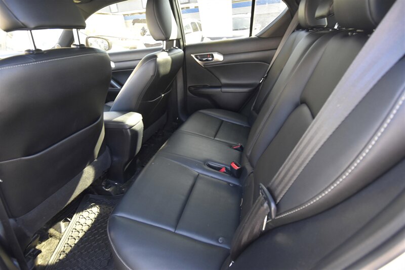 2014 Lexus CT 200h Hybrid - Photo 8 - Midway City, CA 92655