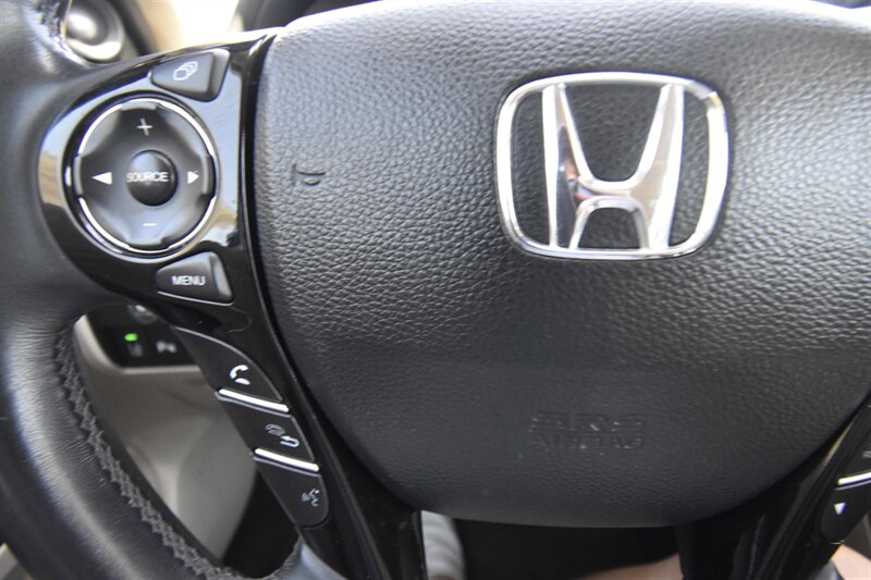 2017 Honda Accord Touring   - Photo 11 - Midway City, CA 92655