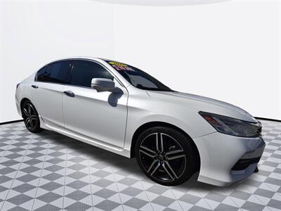 2017 Honda Accord Touring   - Photo 5 - Midway City, CA 92655